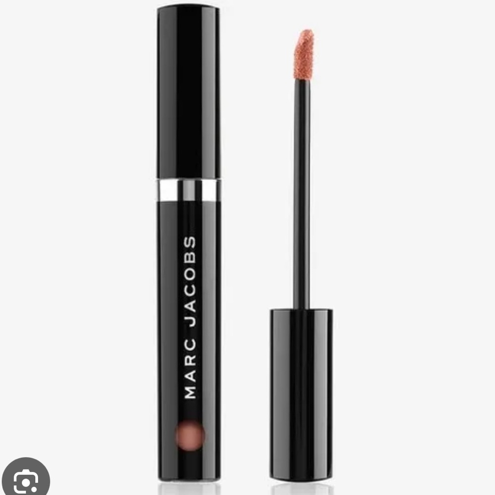 Marc Jacobs Liquid Lipstick in Truth or Bare